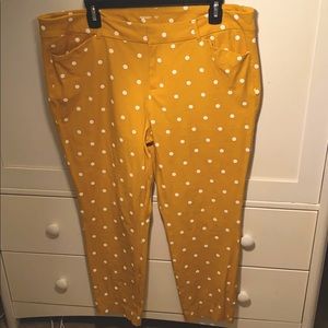 Old Navy Pixie Ankle Cut Pants